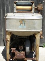 Maytag gas 1925 Washing machine 001.jpg