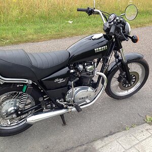 my current xs650 waiting to get chopped