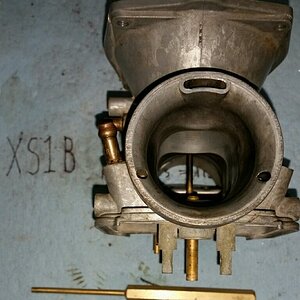 71XS1B Carbs NeedleJet01
To remove stubborn/stuck nozzle, use a brass, aluminum or plastic punch with a 3mm or 1/8" shaft.