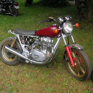 got this with a milk crate full of parts and a yamaha dealer manual... PLENTY of wrenchin later,. i ride it :)