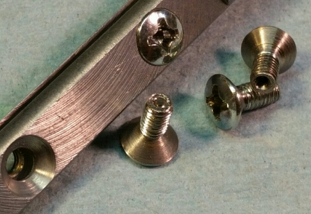 MikesXS Throttle Screws Modified.
Countersink face recut from 80Â° to 92Â°.
Shortened from 8mm to 6.5mm.
Ends center drilled to 1.2mm, for staking