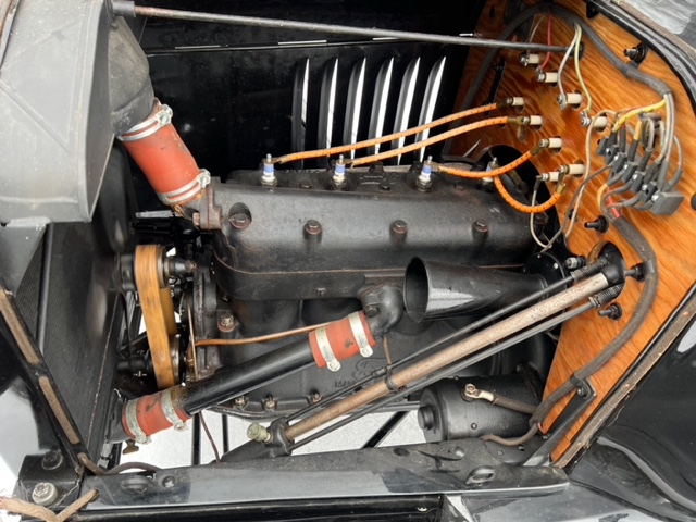 1920 Ford-T - engine-LHS.JPG