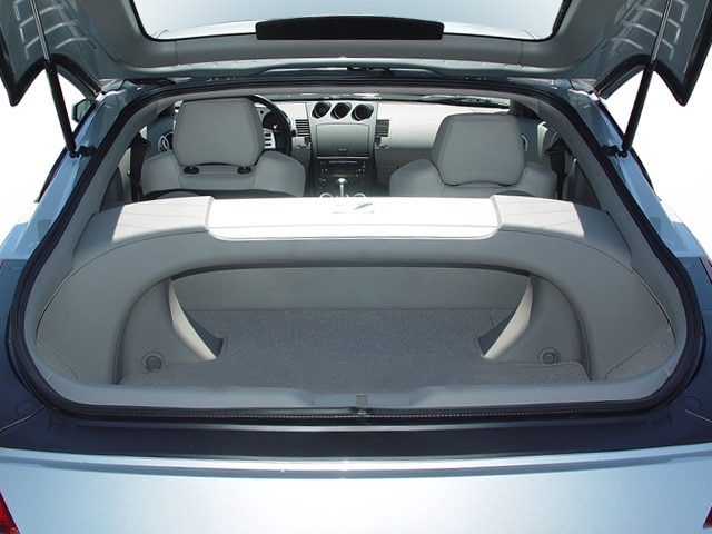 2005-nissan-350z-touring-coupe-trunk.jpg