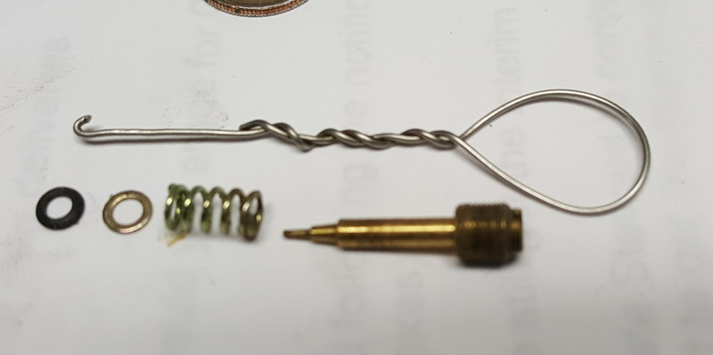 BS34 idle needle spring o-ring and hook.jpg