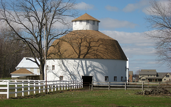 Isaac_Rozell_Round_Barn_from_S.jpg
