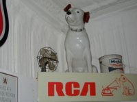 Nipper the RCA Dog and shop 066.jpg