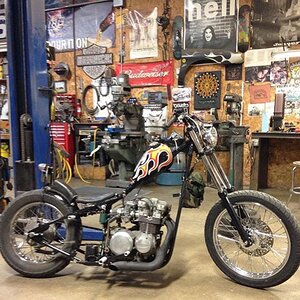 This kz650 chop was built by Ryan Boehmer out of Iowa. The stance is the inspiration for my current xs650 build.