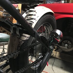 Trimming and fitting rear fender