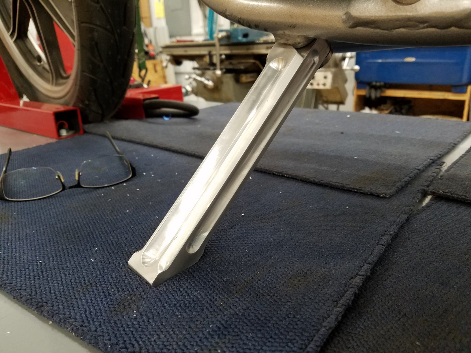Aluminum Side Stand with internal spring