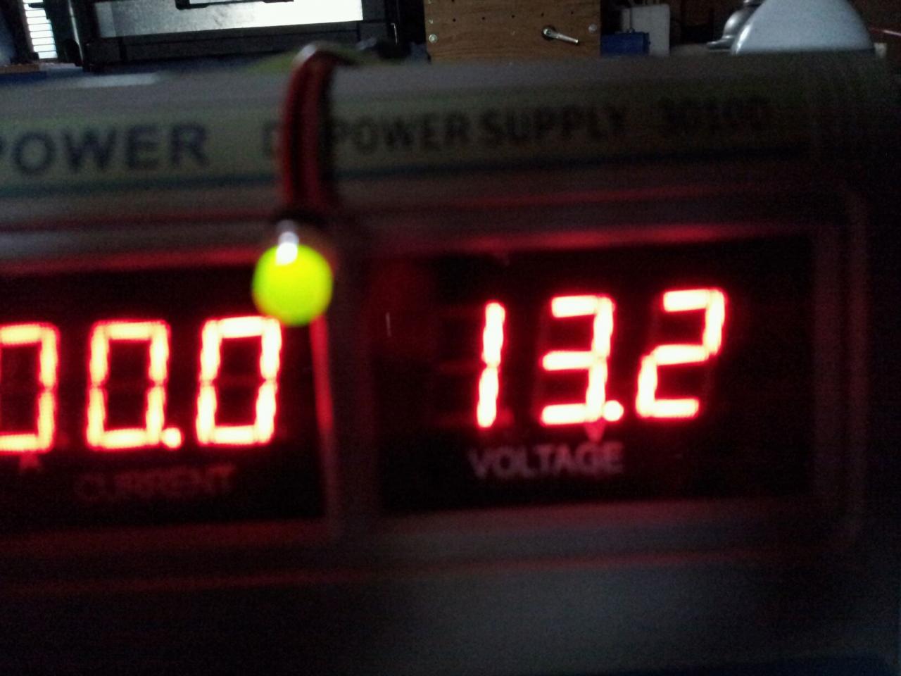 LED voltage monitor.  Starts displaying green at 13.2 vdc