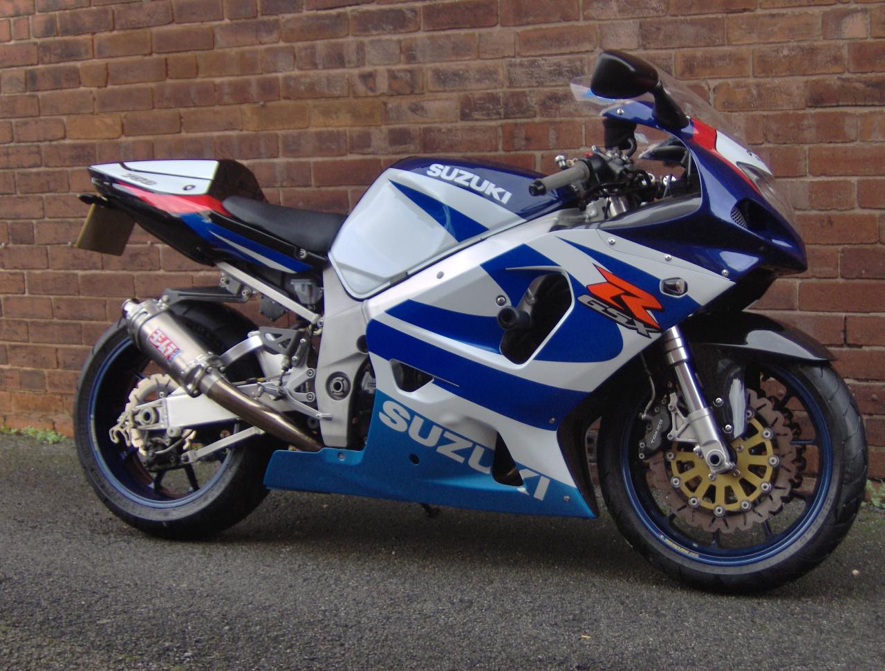 My Gixxer gsxr750y I trashed it on a track day at Cadwell Park
